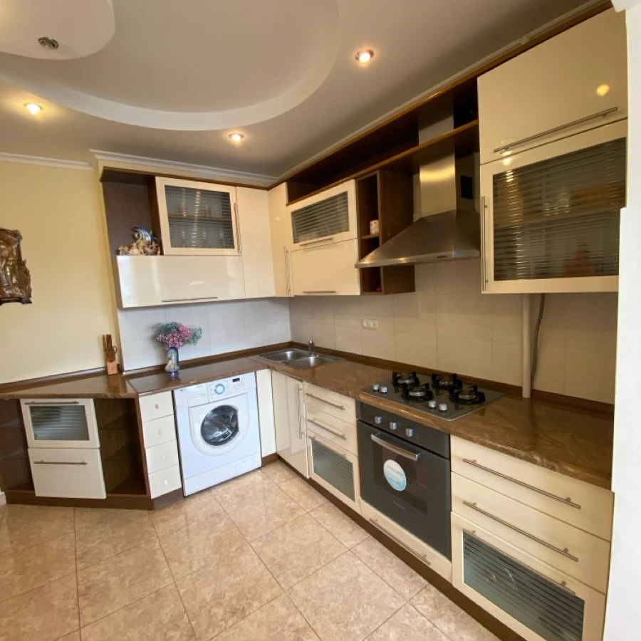 Chișinău, Botanica, Str. Grenoble 130/3 Chirie apartament cu 2 odai