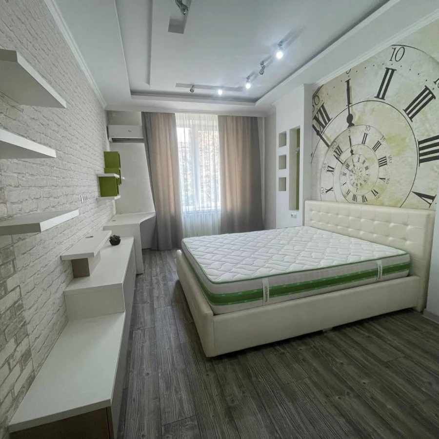 Chișinău, Centru,  bd. Ştefan cel Mare şi Sfânt 64 Chirie apartament cu 2 odai