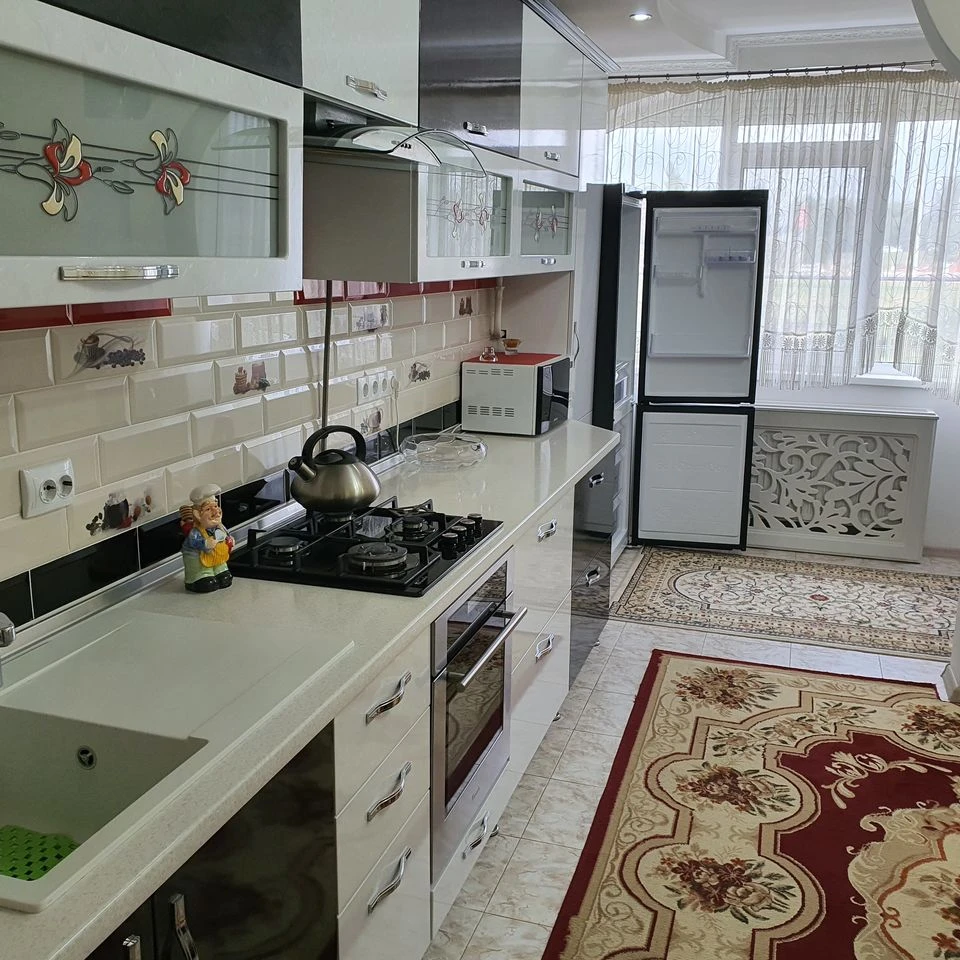 Chișinău, Riscani, Albisoara 82/8 nr.Apartamentul are priveliște spre lac și spre curtea casei. Renting a two-room apartment