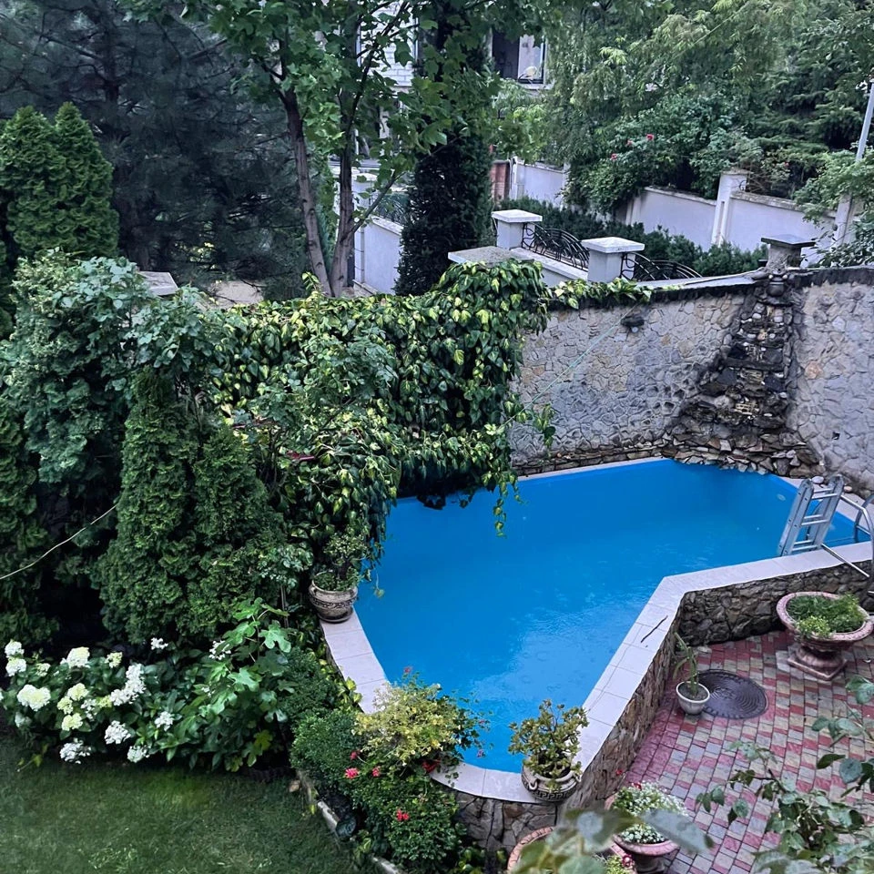 Chișinău, Centru, Mihai Chechir nr.1 Chirie apartament cu 2 odai