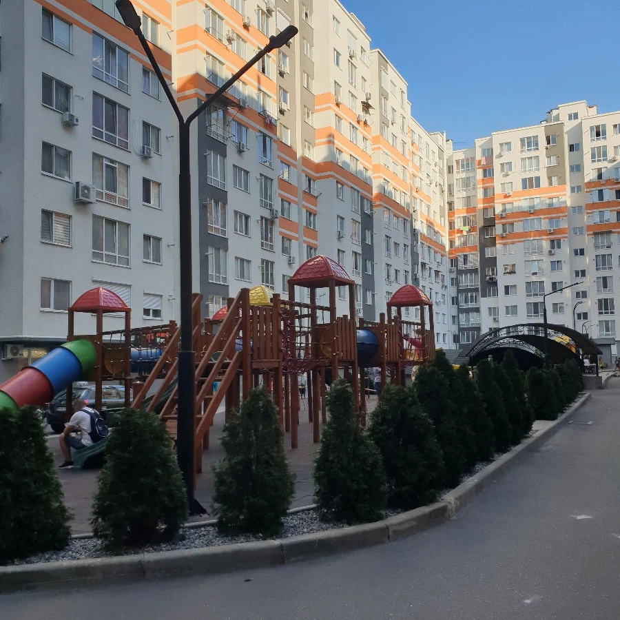 Chișinău, Telecentru, Str. Sprîncenoaia 1 Chirie apartament cu 2 odai