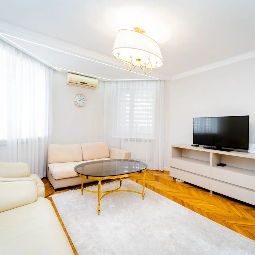 Chișinău, Centru, Bd. Ştefan cel Mare şi Sfânt 3 Chirie apartament cu 2 odai