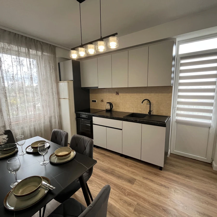 Chișinău, Centru, Str. Mihai Viteazul nr.10/1 Chirie apartament cu 2 odai