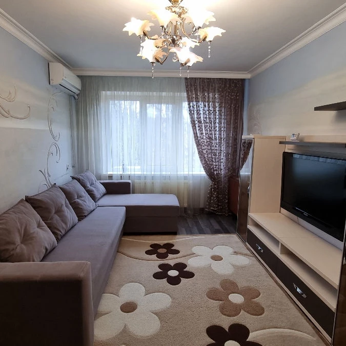 Chișinău, Botanica, Bd. Cuza Vodă nr.43 Chirie apartament cu 3 odai