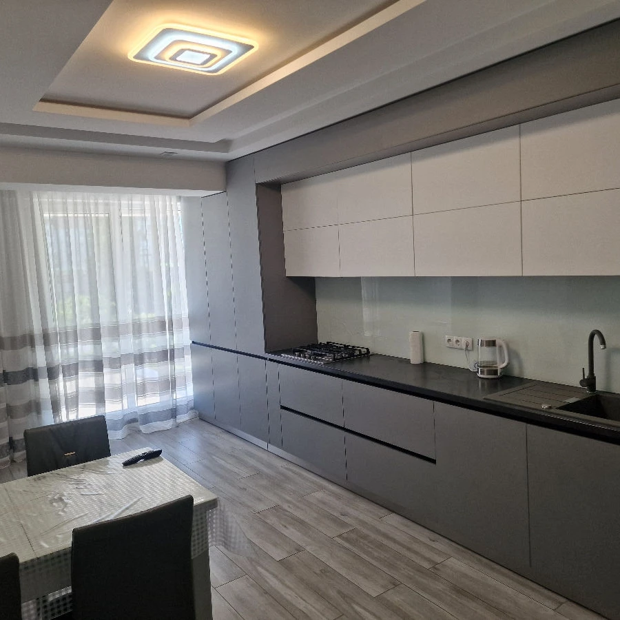 Chișinău, Ciocana, Bd. Mircea cel Bătrân nr.14 Chirie apartament cu 2 odai