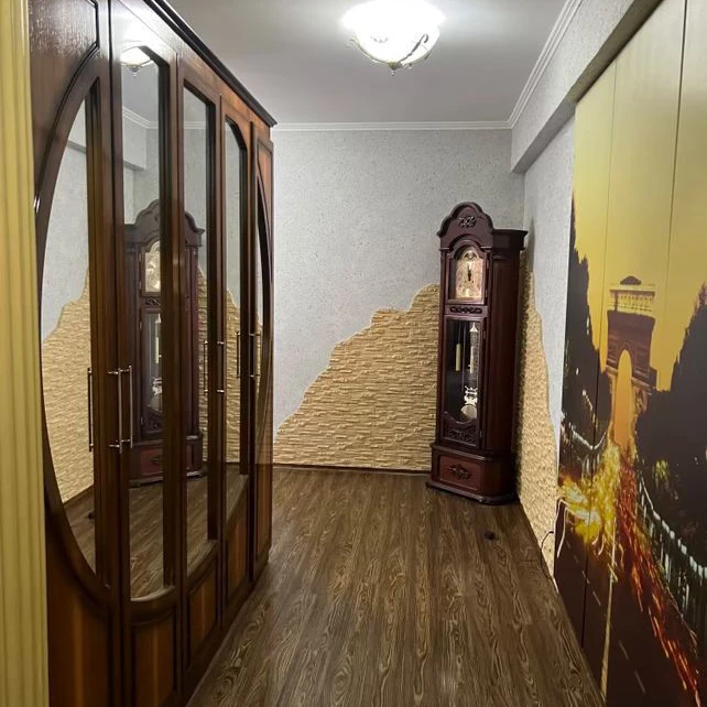 Chișinău, Centru, Str. Constantin Vârnav 1 Chirie apartament cu 2 odai