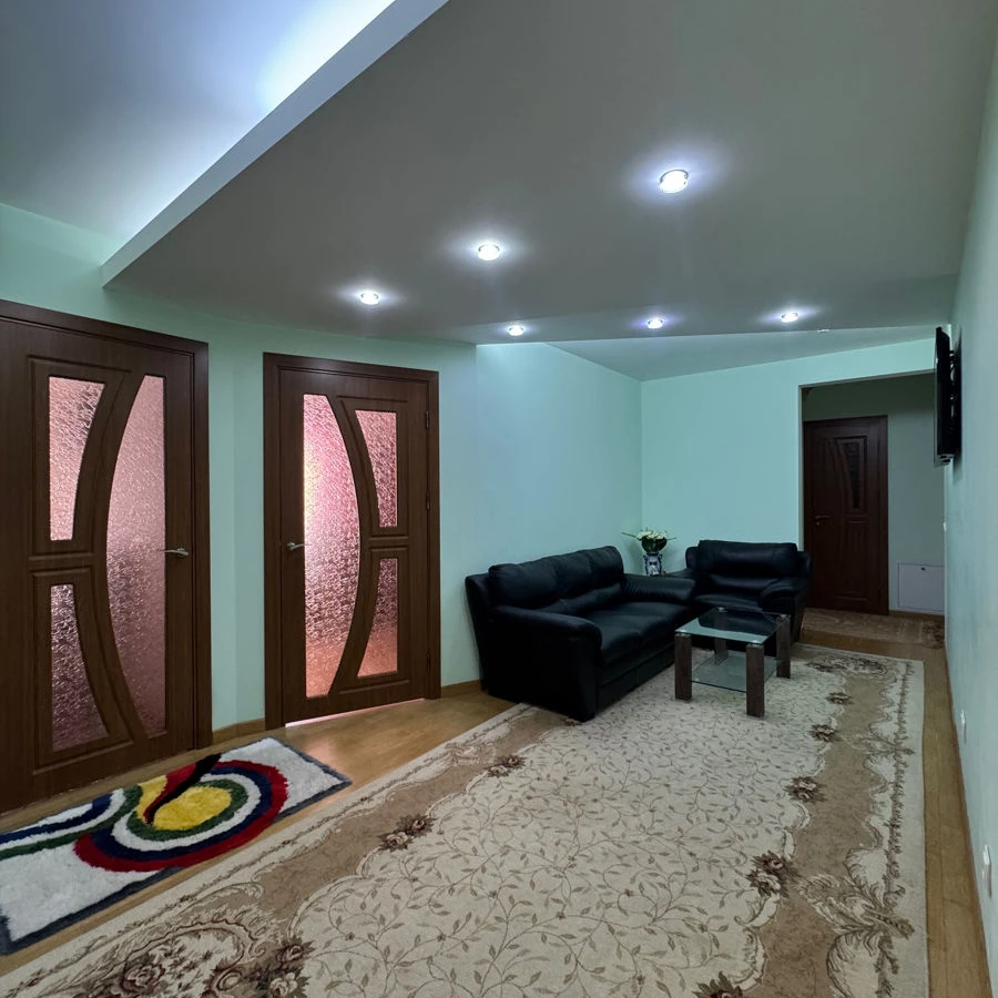 Chișinău, Centru, Str. Valea Trandafirilor nr.18 Chirie apartament cu 3 odai