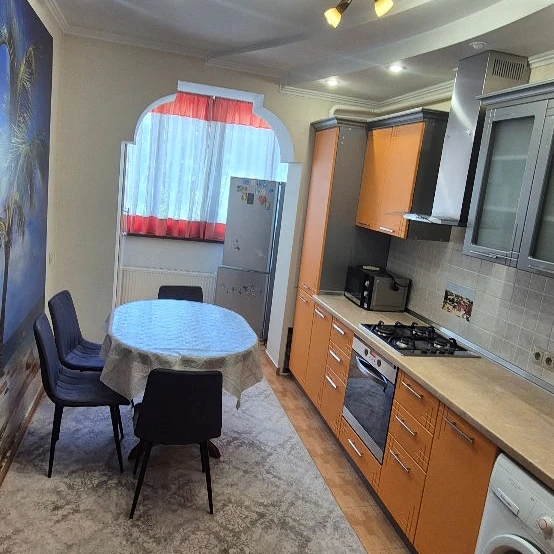 Chișinău, Buiucani, Bd. Alba-Iulia nr.85/3 Chirie apartament cu 2 odai