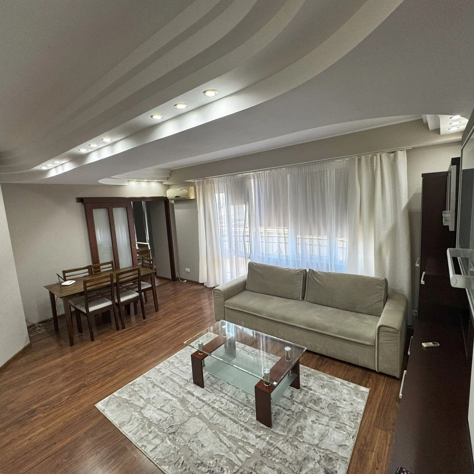 Chișinău, Centru, Str. Izmail;str. Ismail nr.58/1 Chirie apartament cu 3 odai